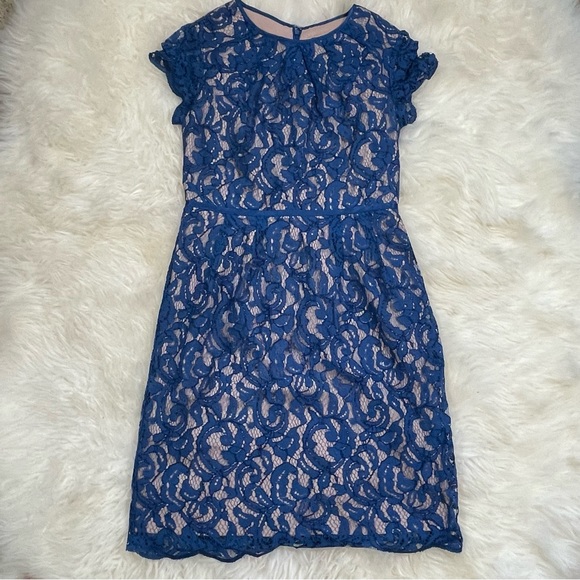 Adrianna Papell Dresses & Skirts - Short sleeve blue over beige lace dress - 6